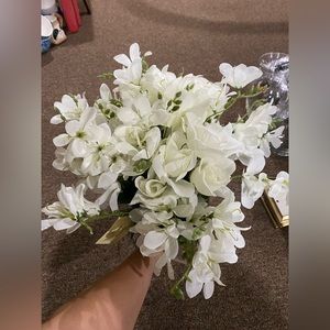 Bundle of faux flowers